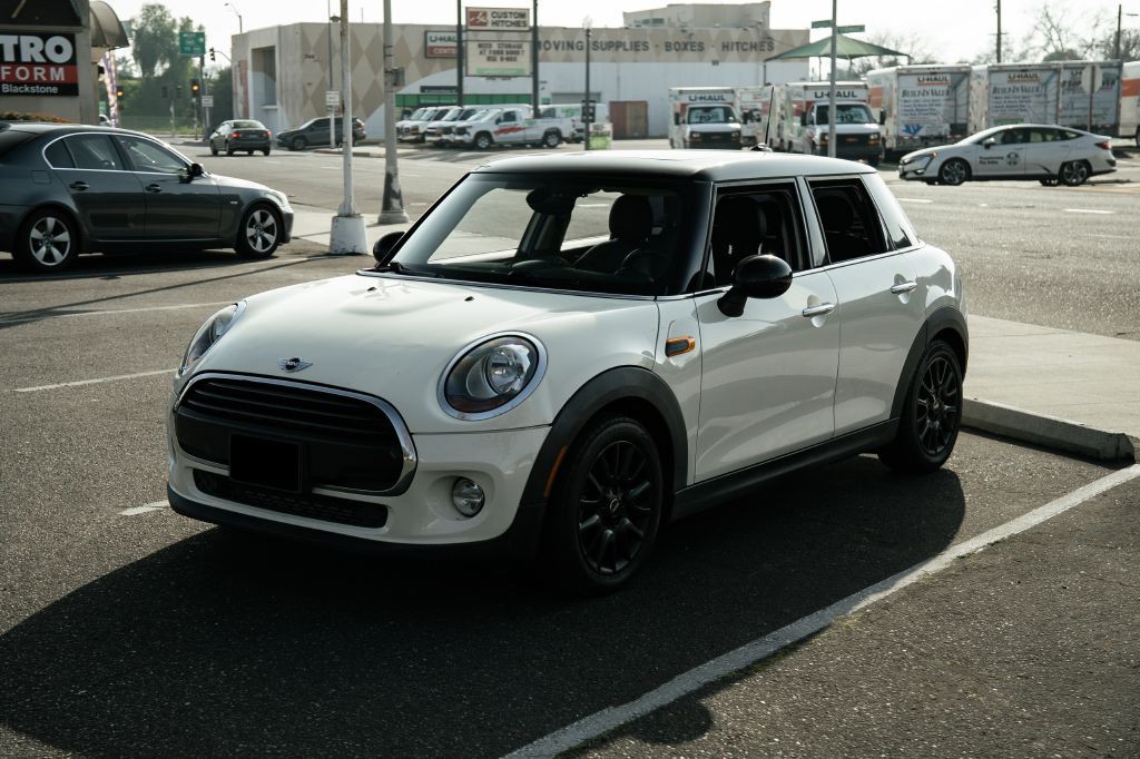 2016 MINI Cooper Image 4