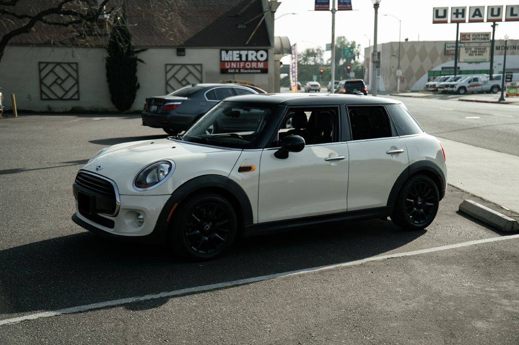 2016 MINI Cooper Image 5