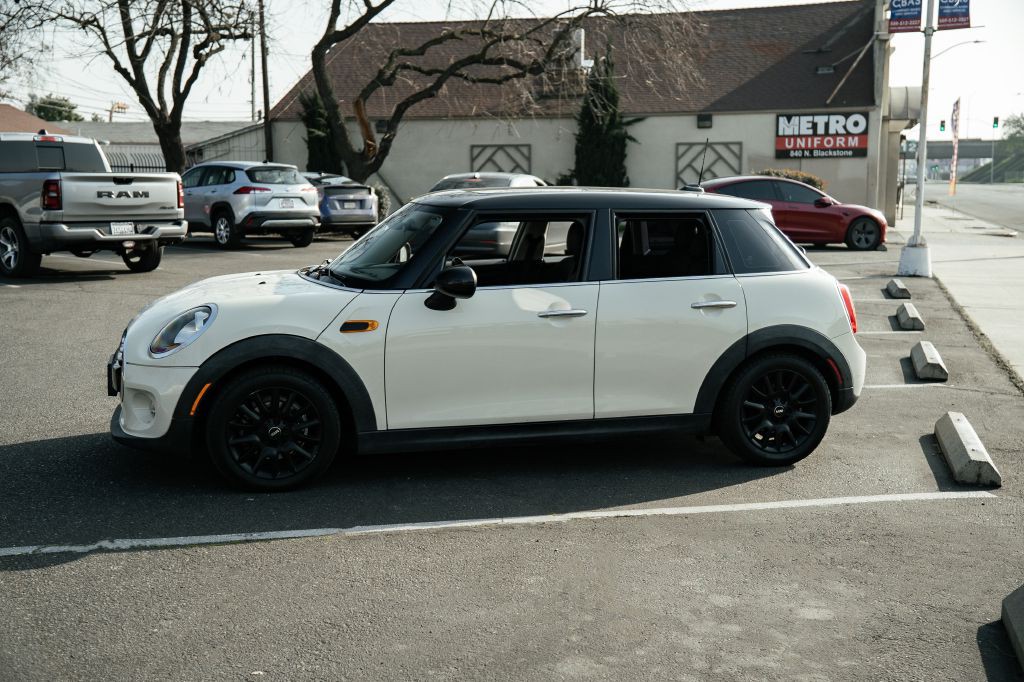 2016 MINI Cooper Image 6