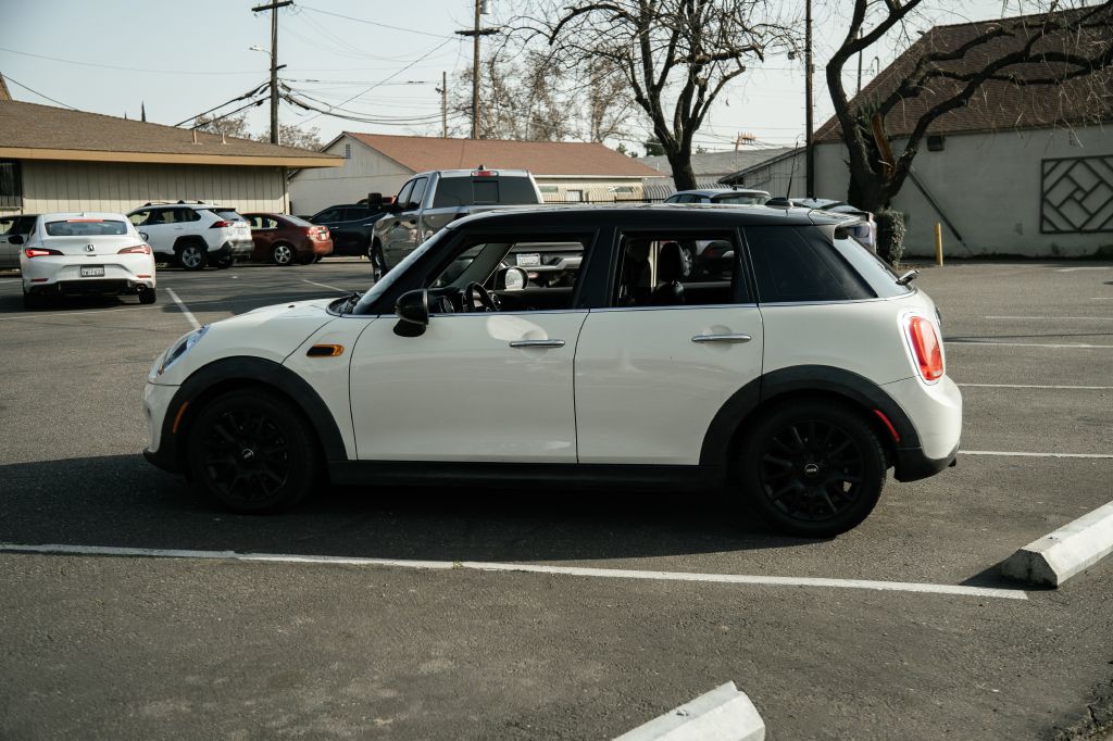 2016 MINI Cooper Image 7