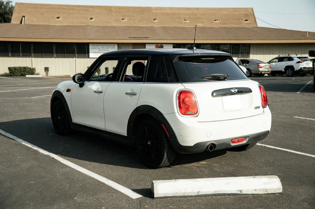 2016 MINI Cooper Image 8