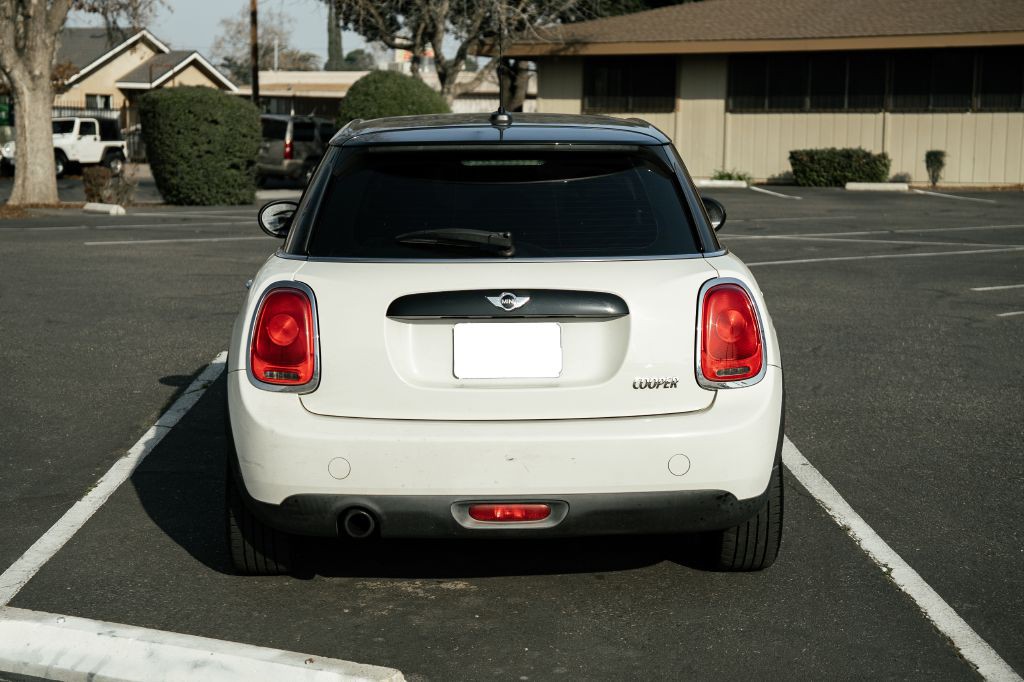 2016 MINI Cooper Image 9