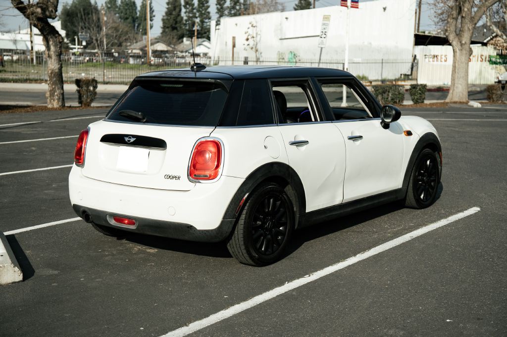 2016 MINI Cooper Image 10