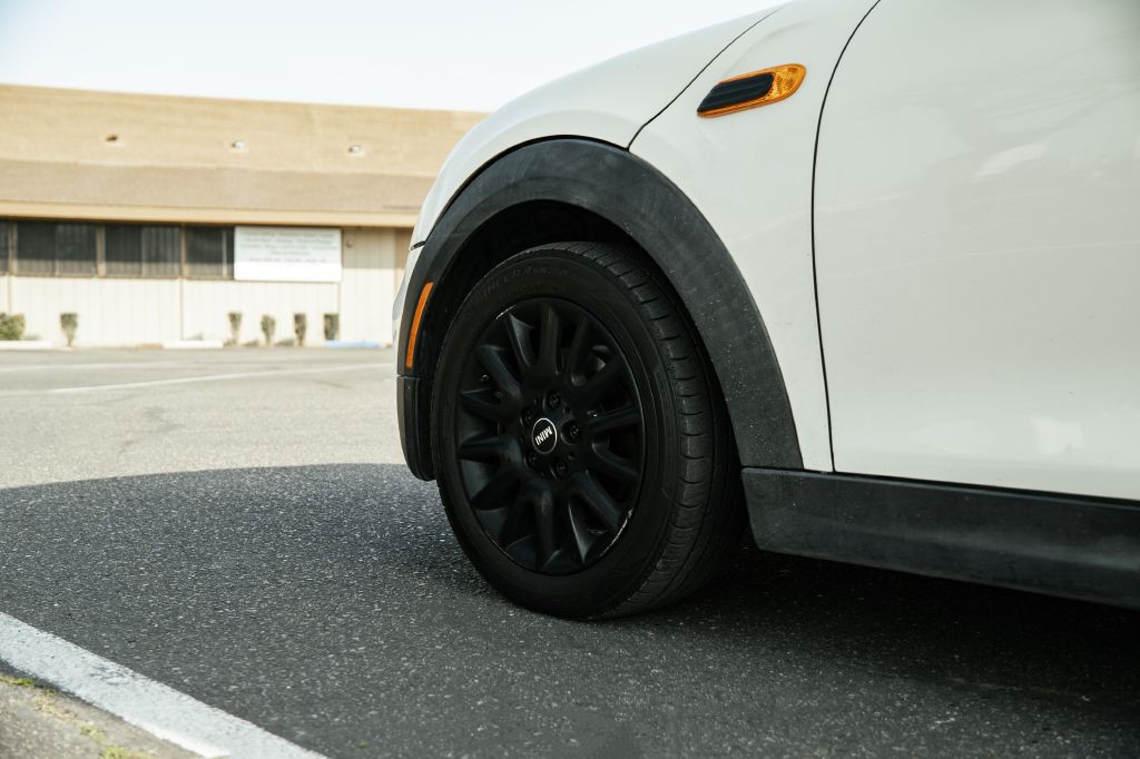 2016 MINI Cooper Image 14