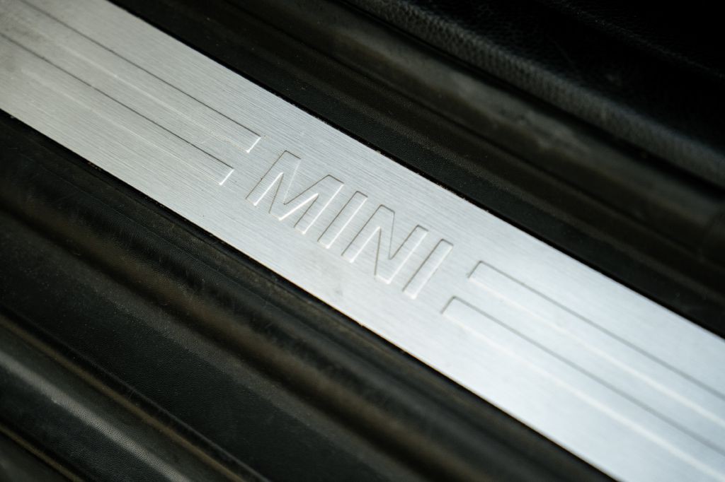 2016 MINI Cooper Image 40