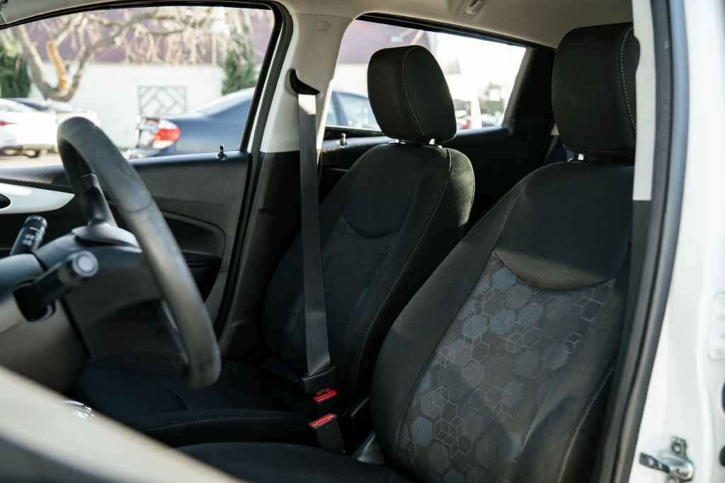 2016 Chevrolet Spark Image 19