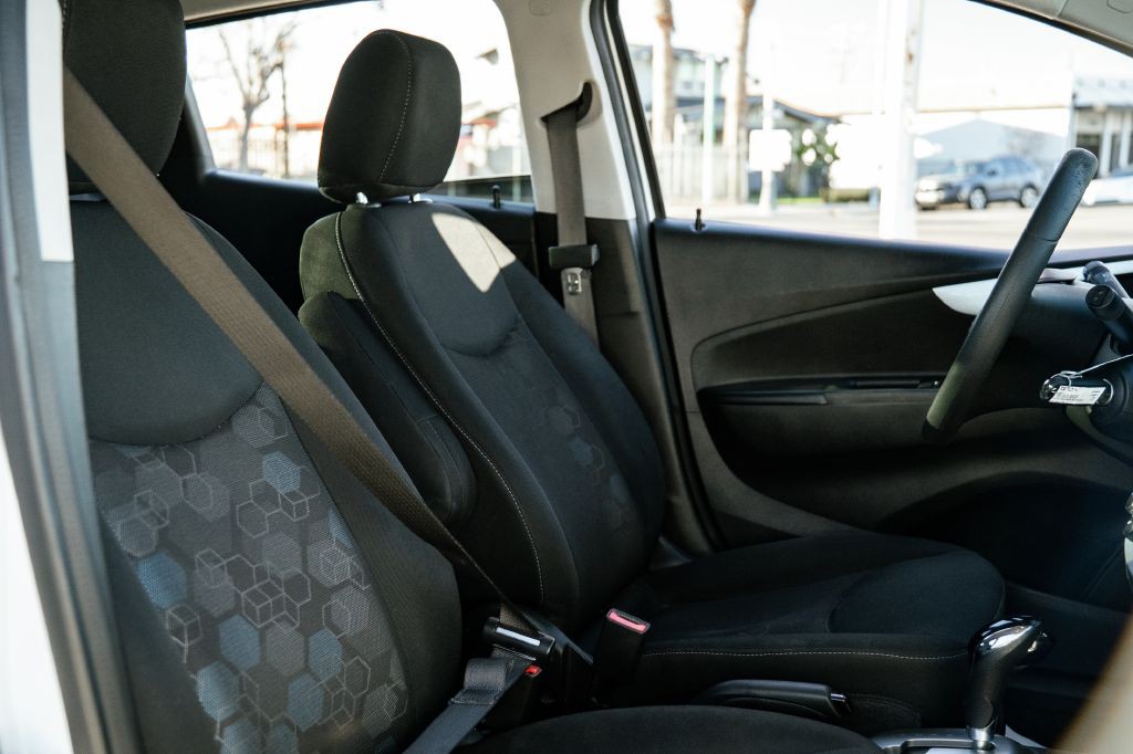 2016 Chevrolet Spark Image 27