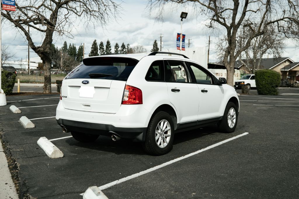 2014 Ford Edge Image 9