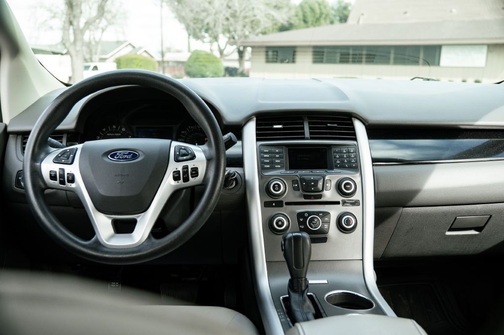 2014 Ford Edge Image 23