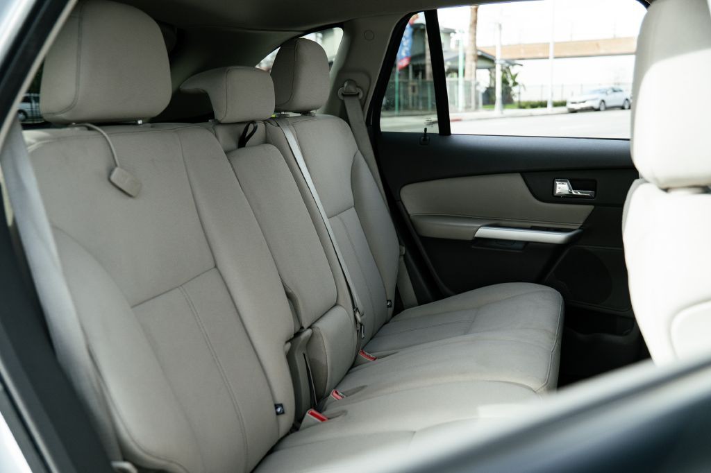 2014 Ford Edge Image 27