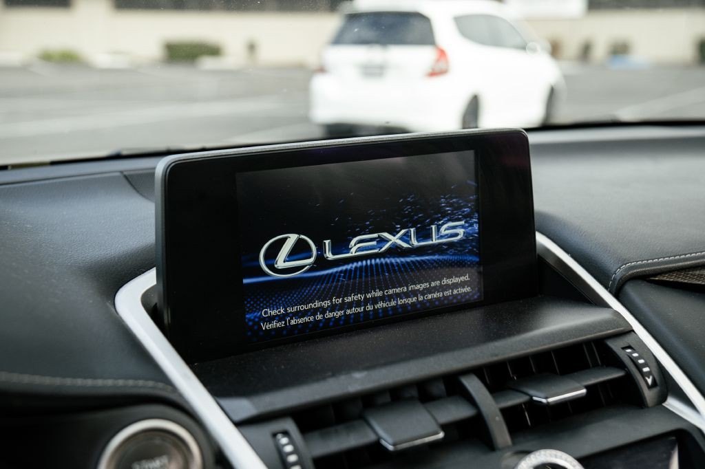 2018 Lexus NX Image 17