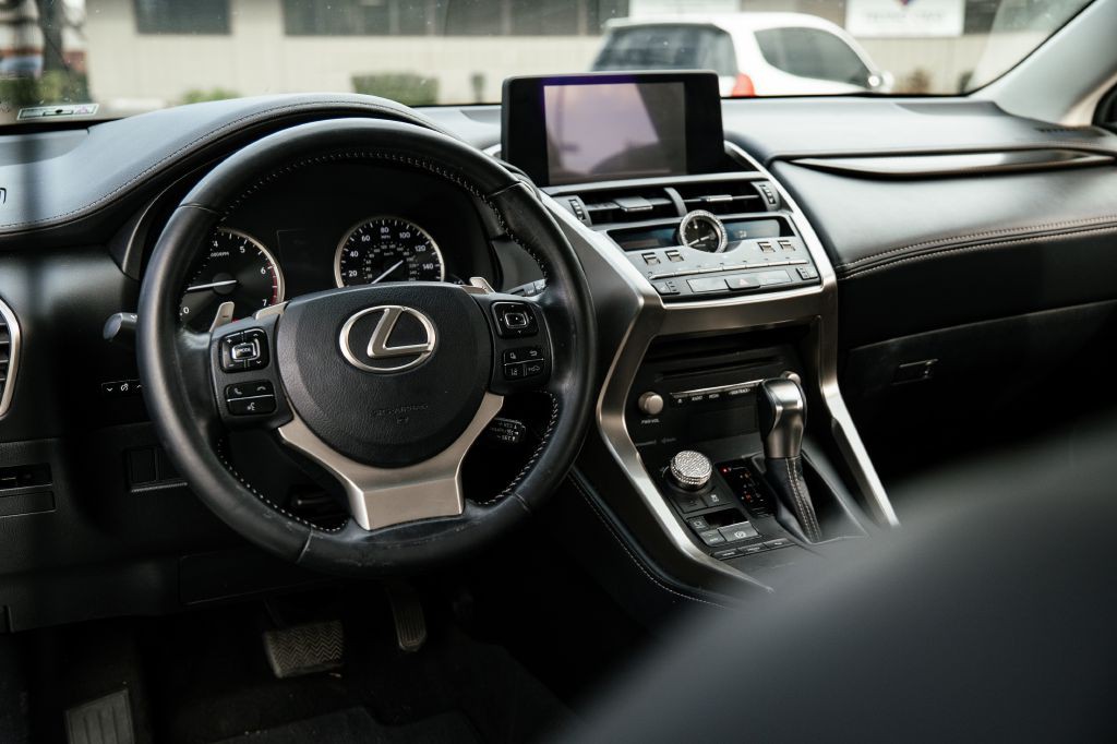 2018 Lexus NX Image 18