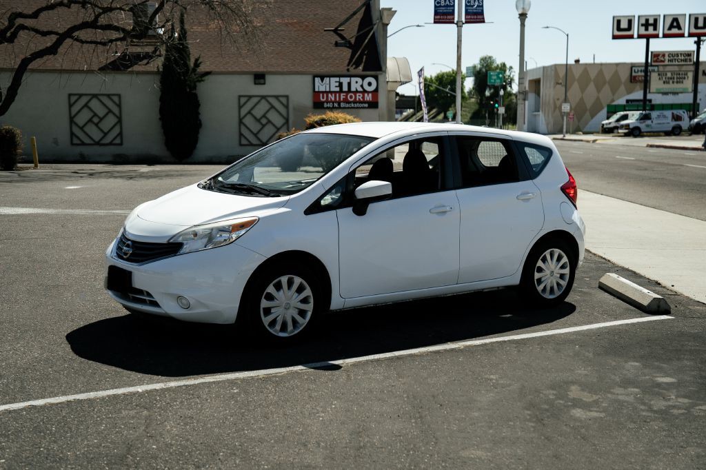 2016 Nissan Versa Image 5