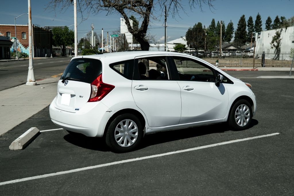 2016 Nissan Versa Image 10