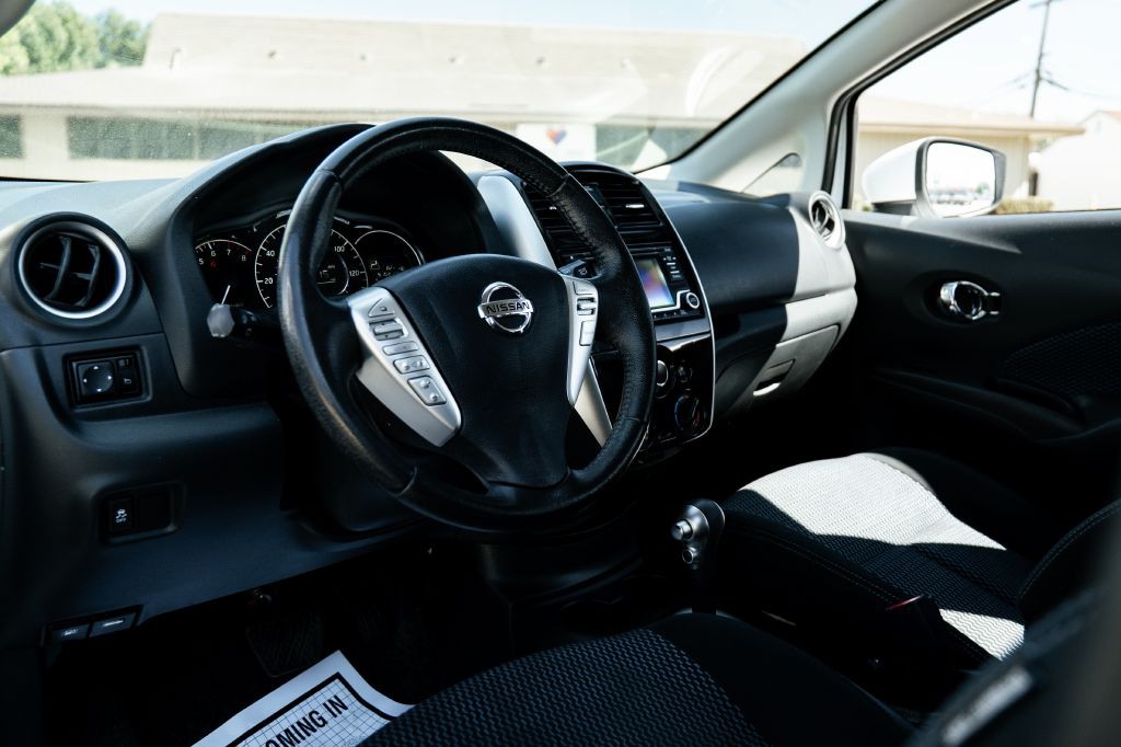2016 Nissan Versa Image 18