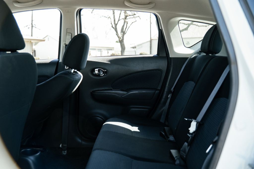 2016 Nissan Versa Image 20