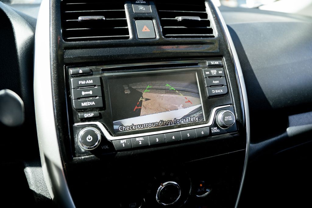 2016 Nissan Versa Image 37