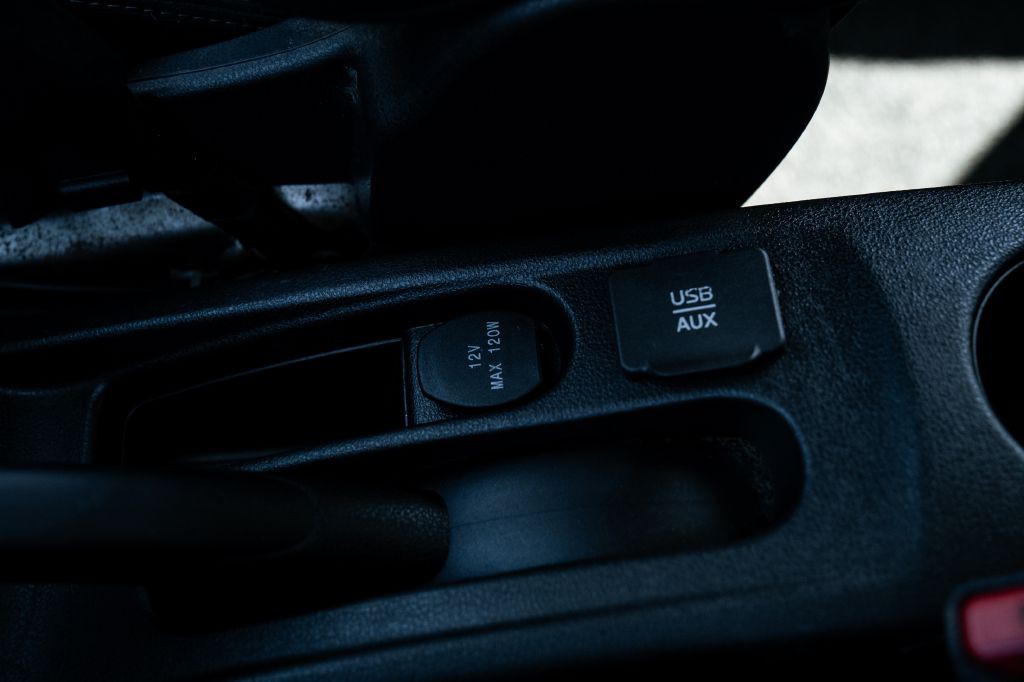 2016 Nissan Versa Image 40