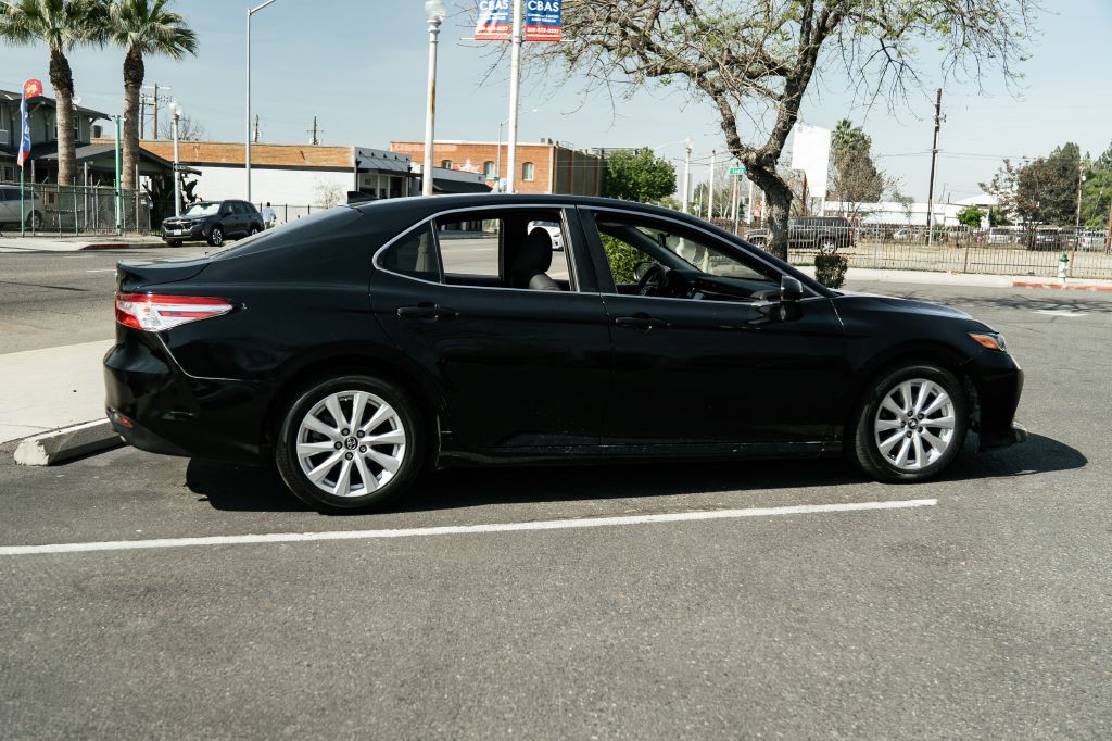 2019 Toyota Camry Image 10