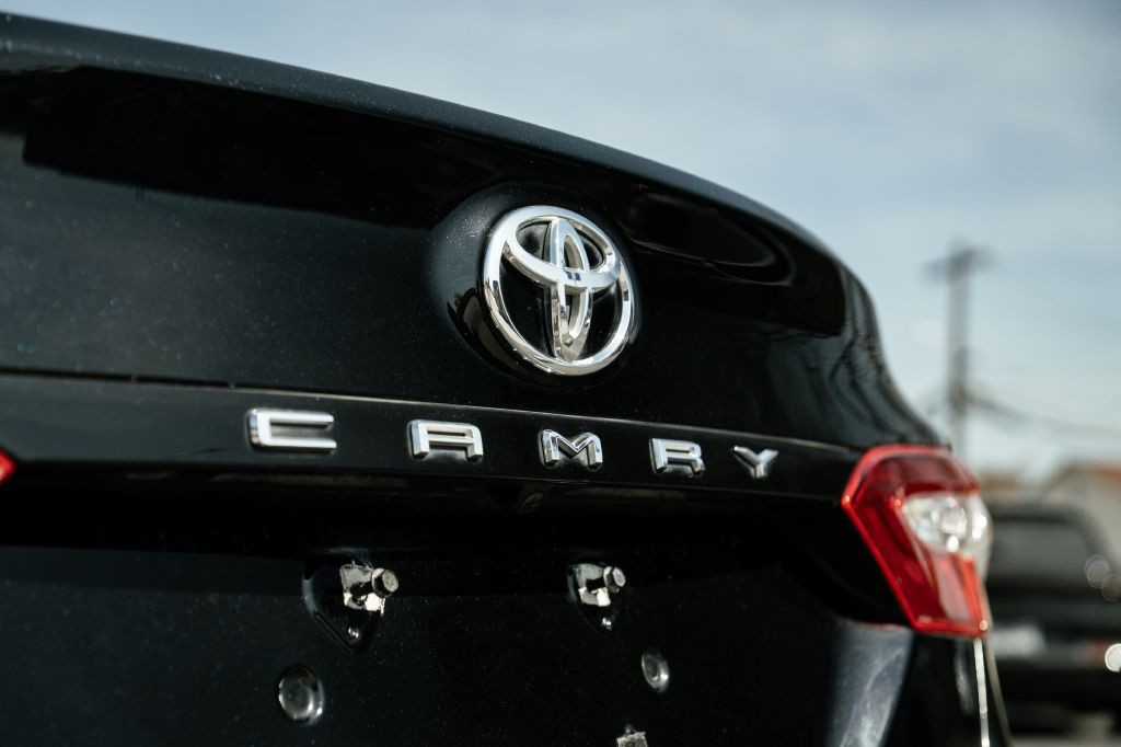 2019 Toyota Camry Image 12