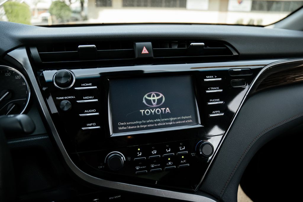 2019 Toyota Camry Image 13