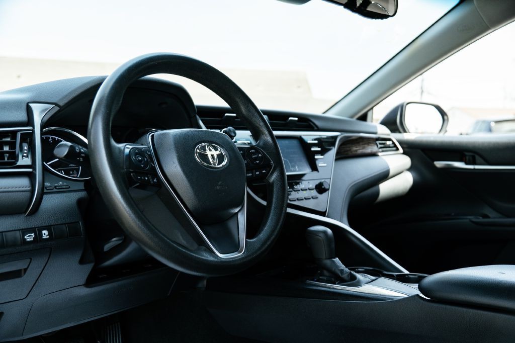 2019 Toyota Camry Image 14