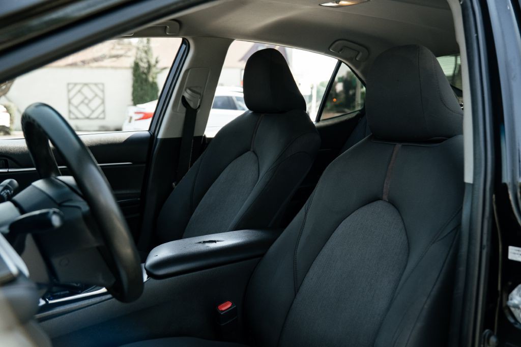 2019 Toyota Camry Image 15