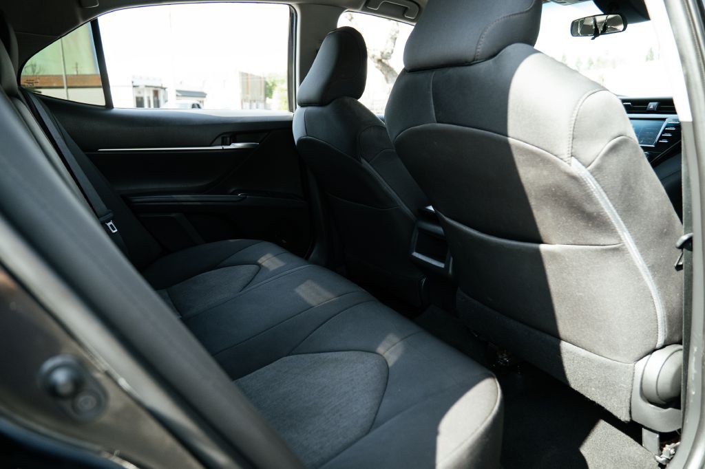 2019 Toyota Camry Image 20