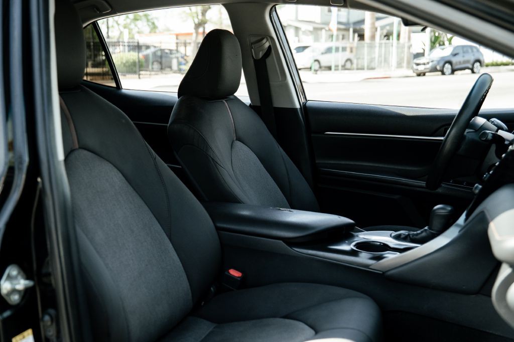 2019 Toyota Camry Image 23