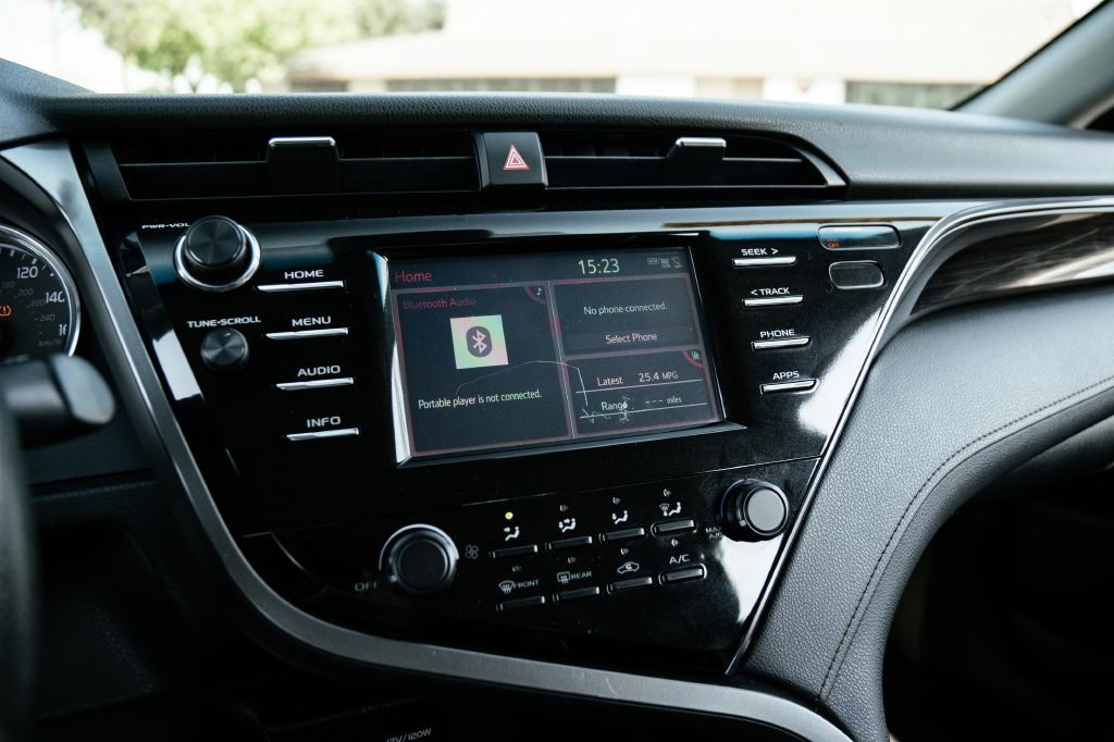 2019 Toyota Camry Image 32