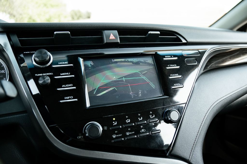 2019 Toyota Camry Image 33