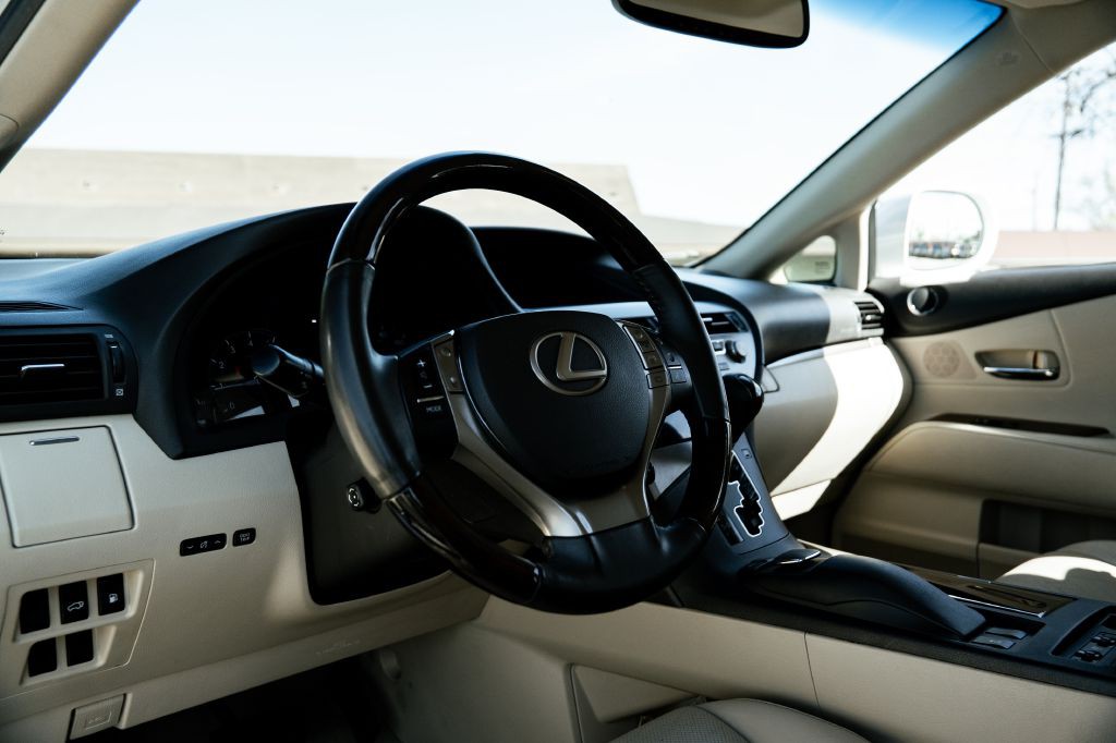 2013 Lexus RX Image 18