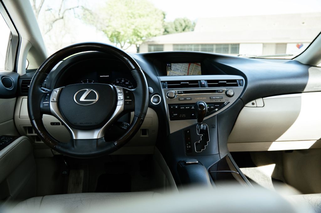 2013 Lexus RX Image 24