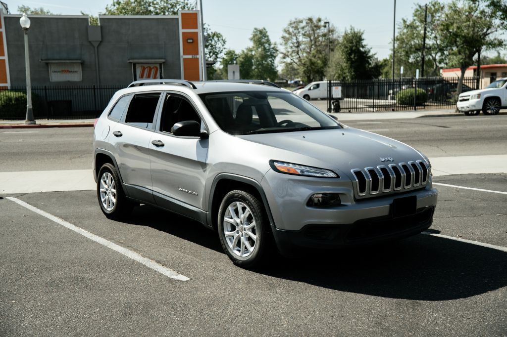 2017 Jeep Cherokee Image 2