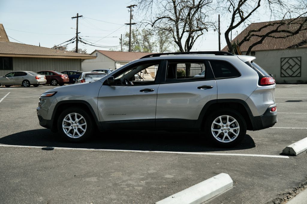 2017 Jeep Cherokee Image 6