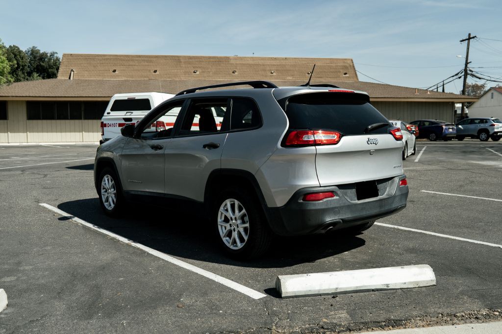 2017 Jeep Cherokee Image 7
