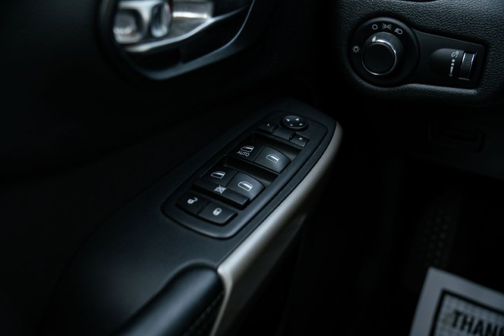 2017 Jeep Cherokee Image 26