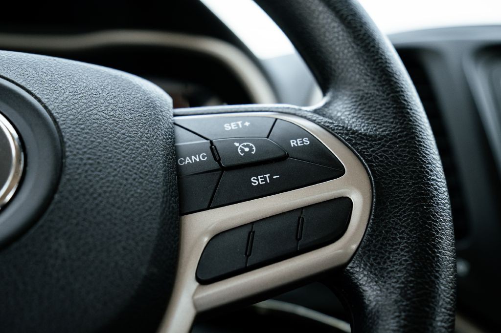 2017 Jeep Cherokee Image 27