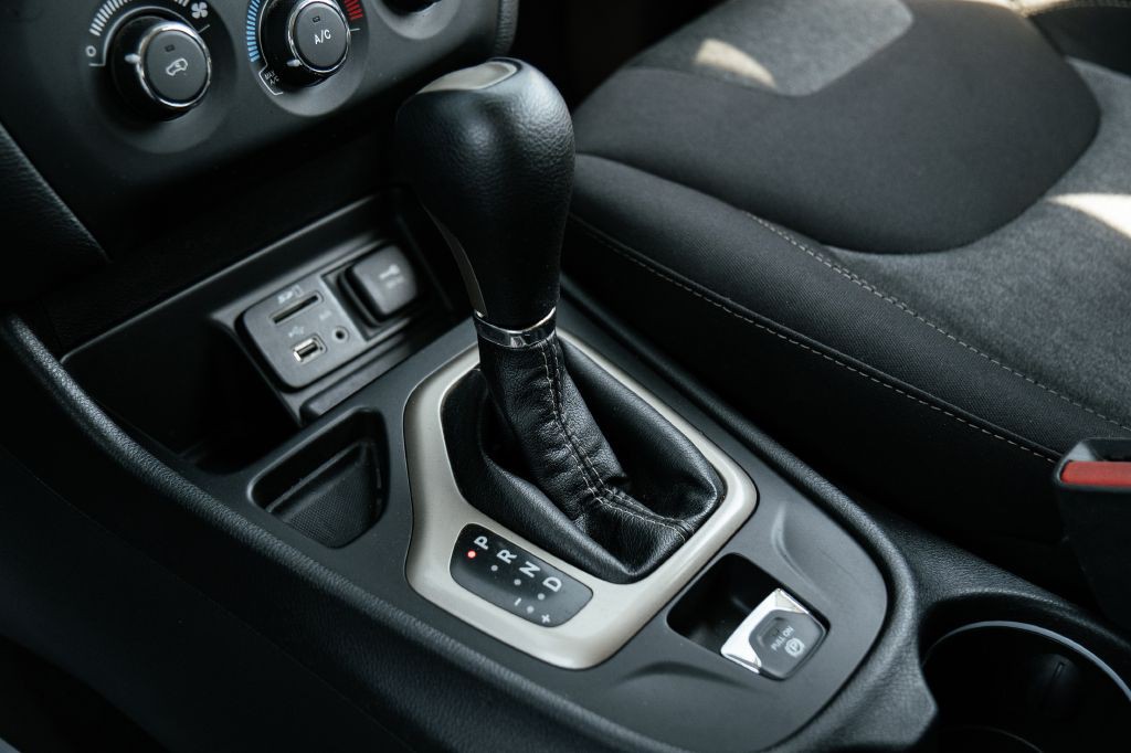 2017 Jeep Cherokee Image 37