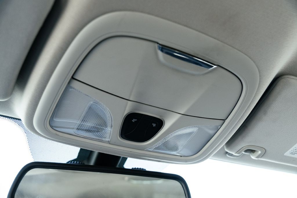 2017 Jeep Cherokee Image 38