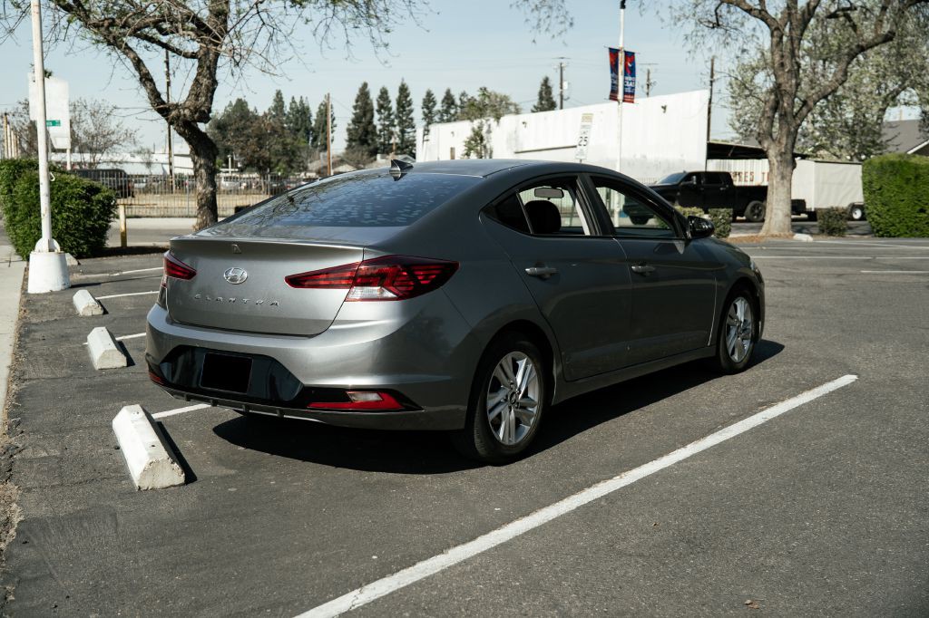 2019 Hyundai Elantra Image 9