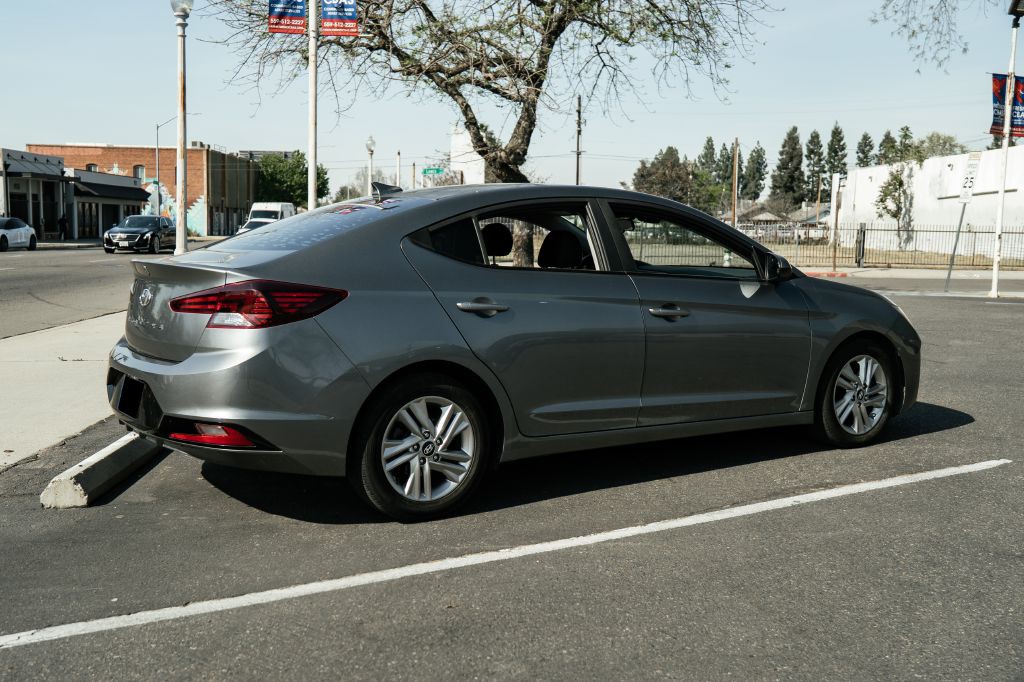 2019 Hyundai Elantra Image 10