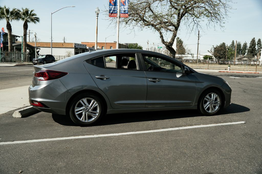 2019 Hyundai Elantra Image 11