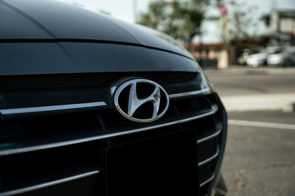 2019 Hyundai Elantra Image 12