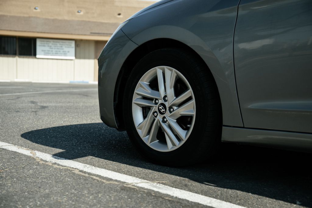 2019 Hyundai Elantra Image 13