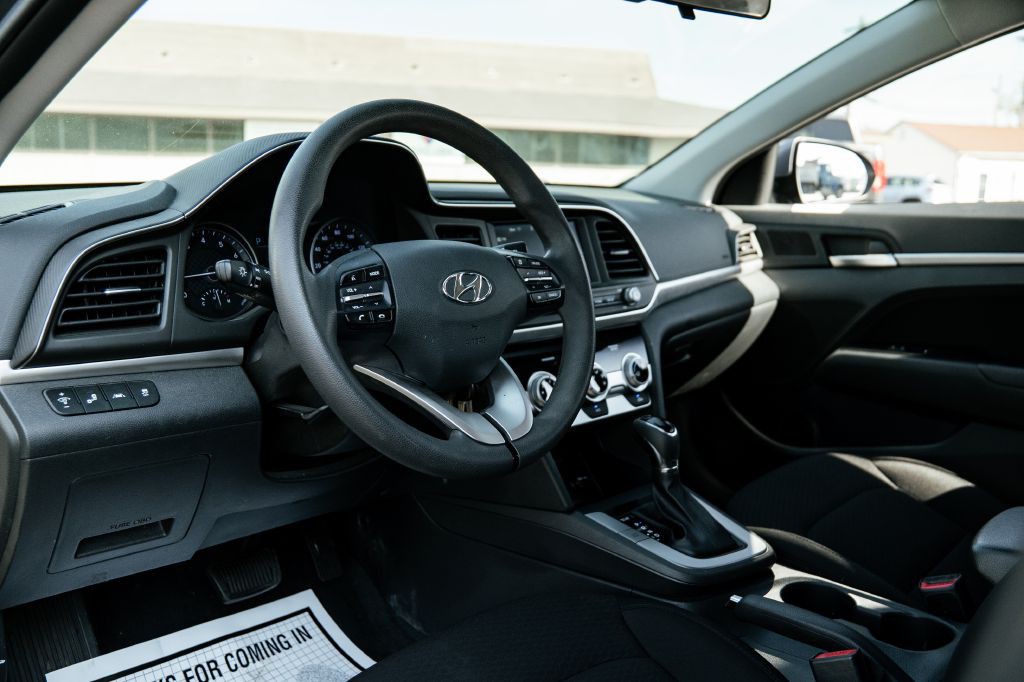 2019 Hyundai Elantra Image 15