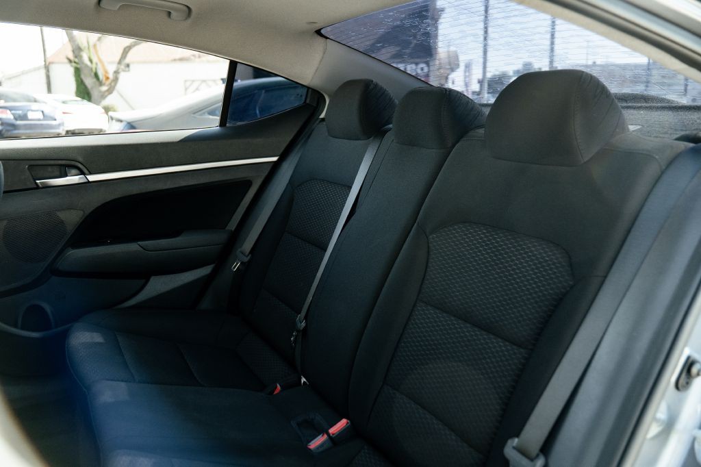 2019 Hyundai Elantra Image 18