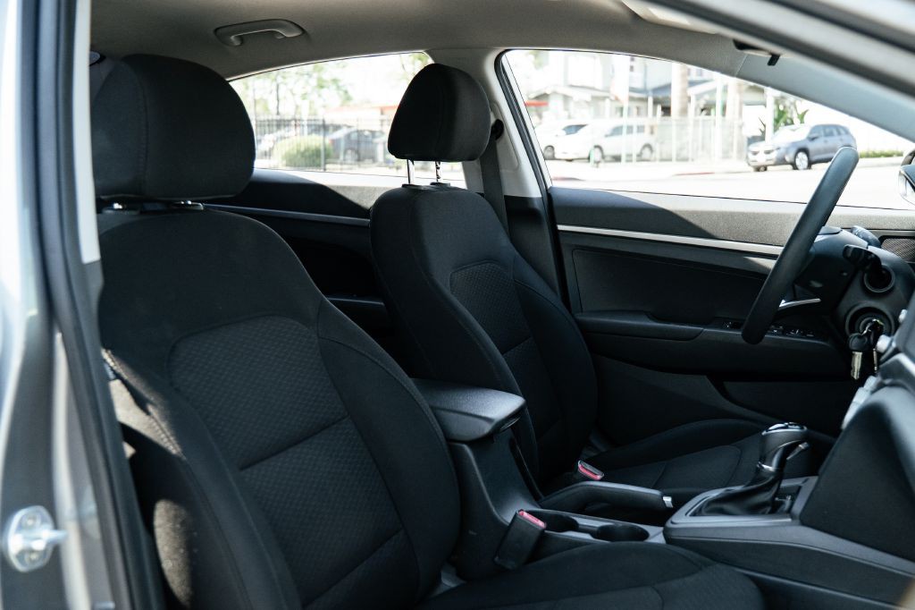 2019 Hyundai Elantra Image 24