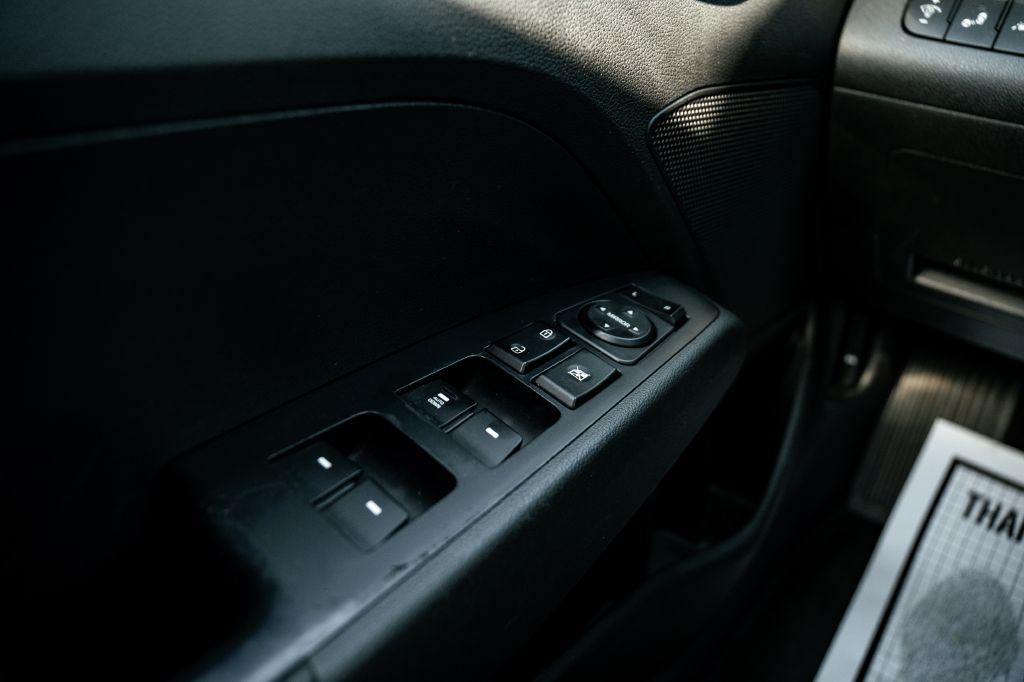 2019 Hyundai Elantra Image 25