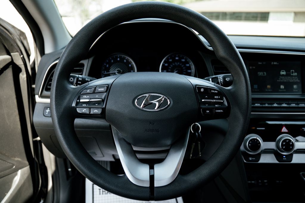 2019 Hyundai Elantra Image 26
